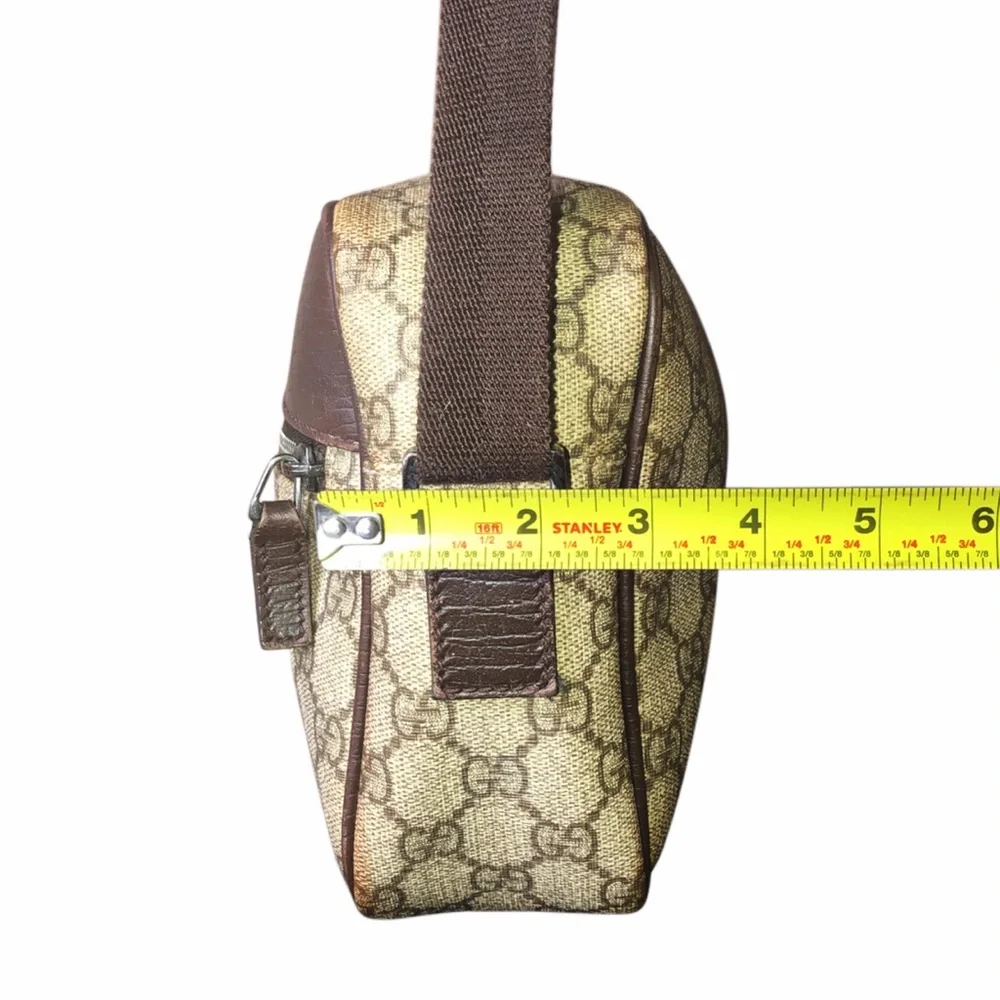 GUCCI GG Supreme Beige Monogram Canvas Messenger Bag with Brown Leather Trim